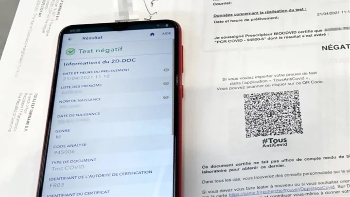Health pass on smartphone after scanning a QR code